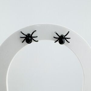 Vintage Black Widow Stone Spider Stud Earrings Gothic Glam Edgy Lolita Punk